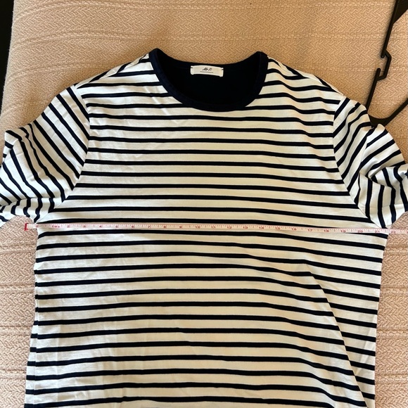 Mr. P. Dynamic long sleeve tee shirt. Size L. Vibrant white & navy blue stripe. - Picture 5 of 6
